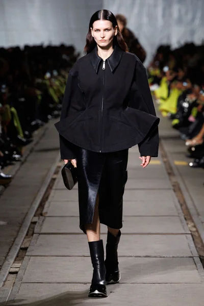 Look 14